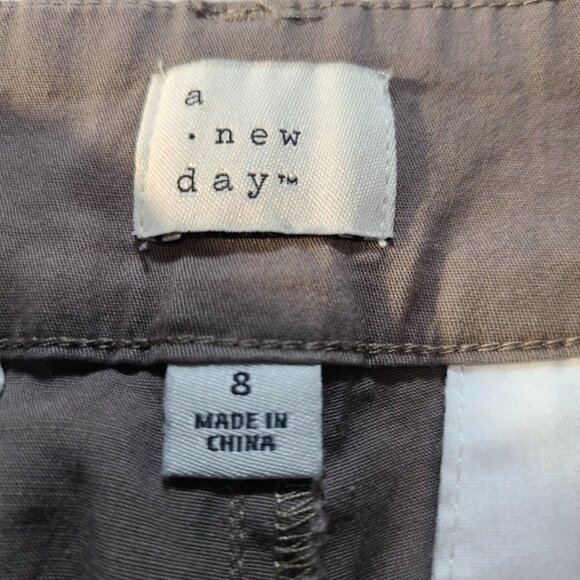 A New Day Taupe Chino Pants Size 8 High-Rise Pleated Front Tapered Leg - Picture 5 of 8